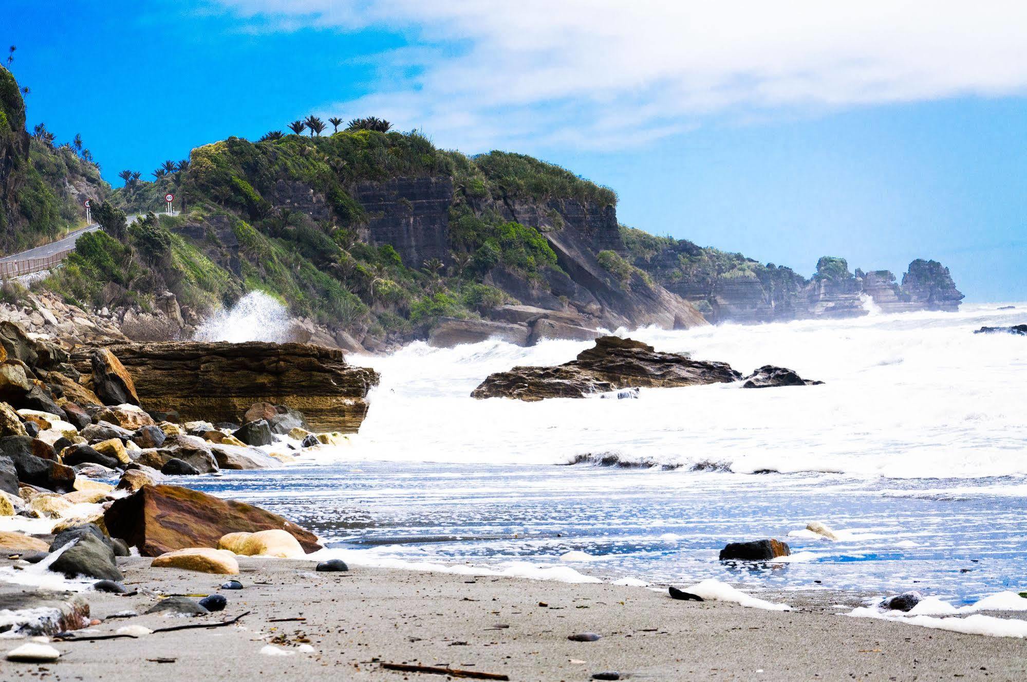 Punakaiki Beach Hostel Exterior photo